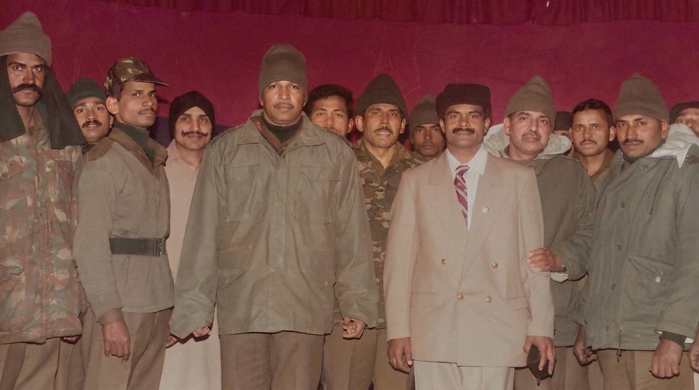 With soldiers of the regiment